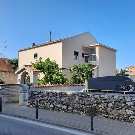 Apartman Laura M Vodice Bagian luar foto