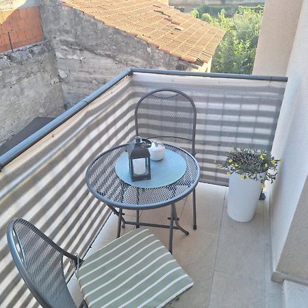 Apartman Laura M Vodice Bagian luar foto