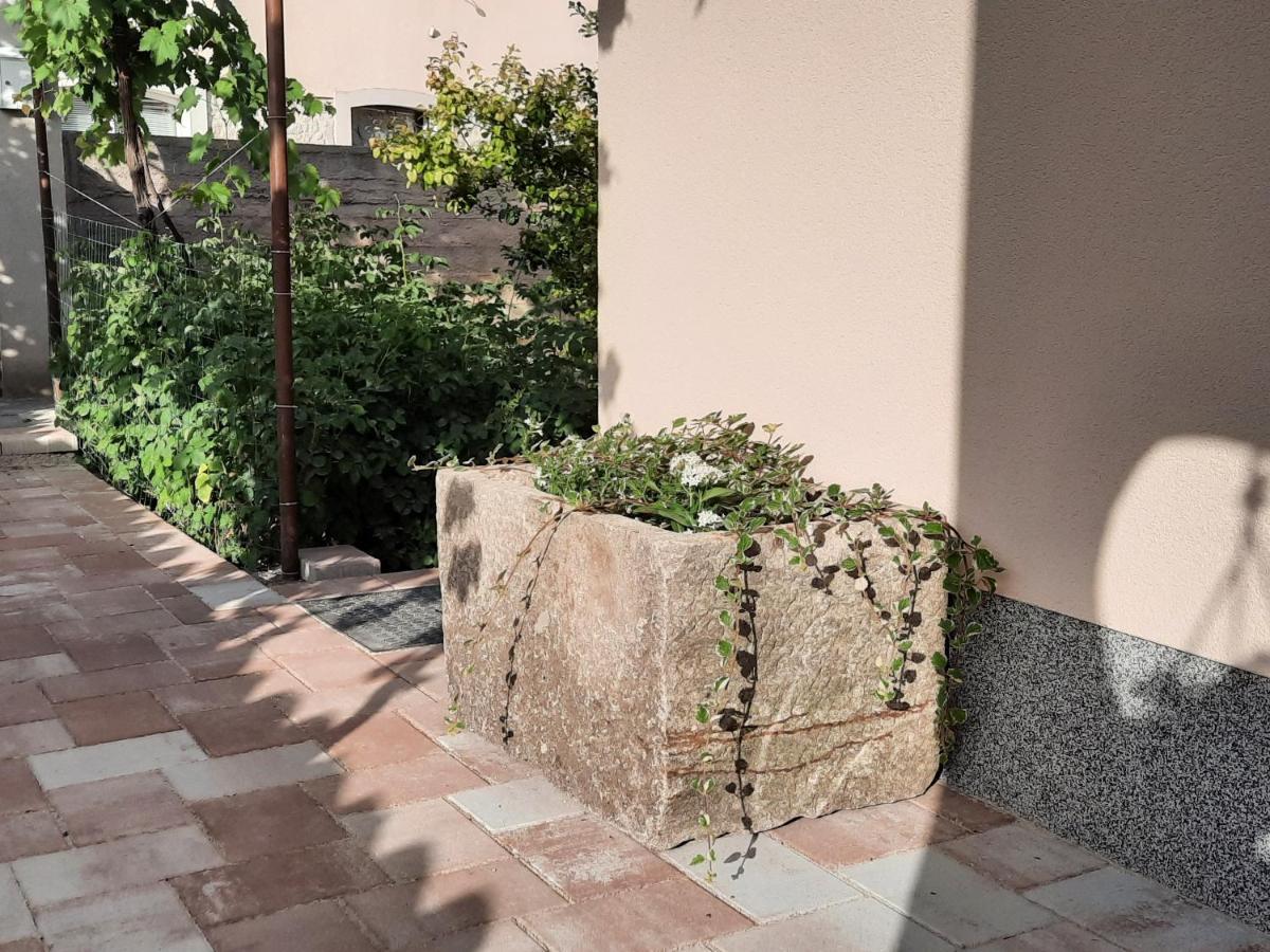 Apartman Laura M Vodice Bagian luar foto