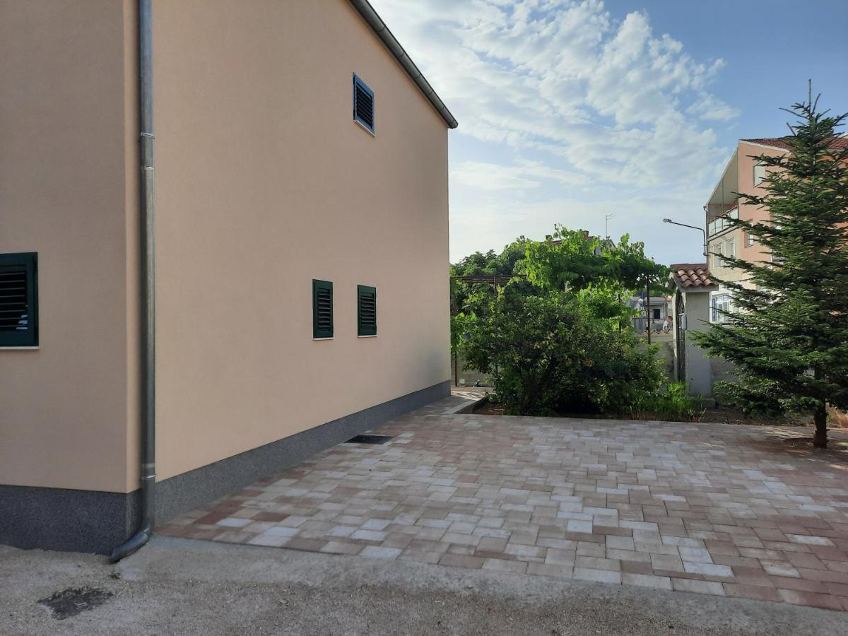 Apartman Laura M Vodice Bagian luar foto