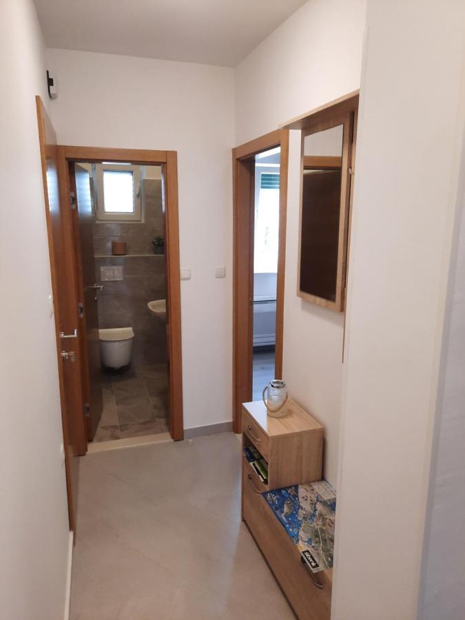 Apartman Laura M Vodice Bagian luar foto