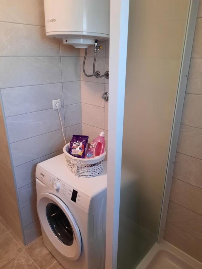 Apartman Laura M Vodice Bagian luar foto