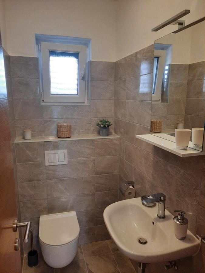 Apartman Laura M Vodice Bagian luar foto
