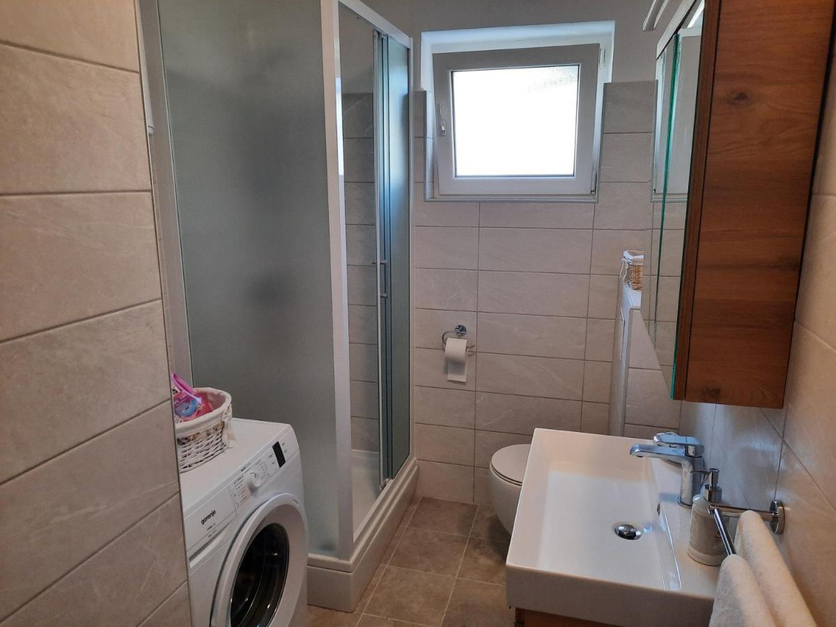 Apartman Laura M Vodice Bagian luar foto