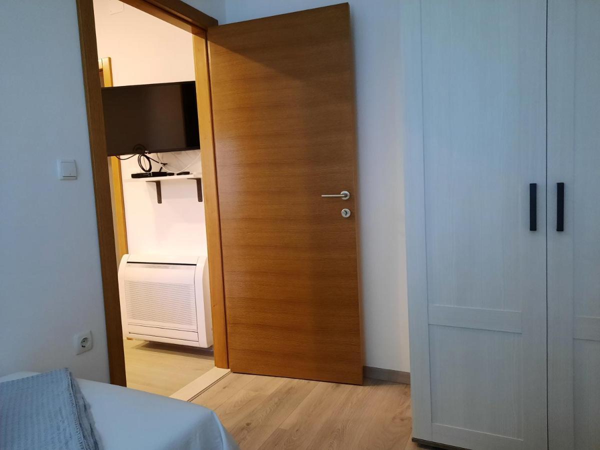 Apartman Laura M Vodice Bagian luar foto